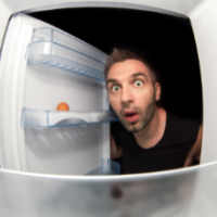 homme frigo